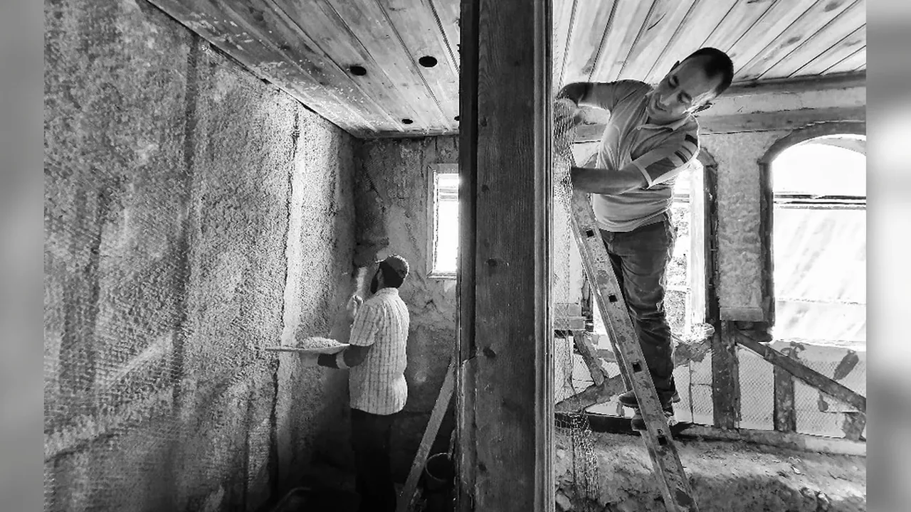 Elektroarbeiten auf Baustelle und bei Sanierungen – redaktionelles Symbolfoto