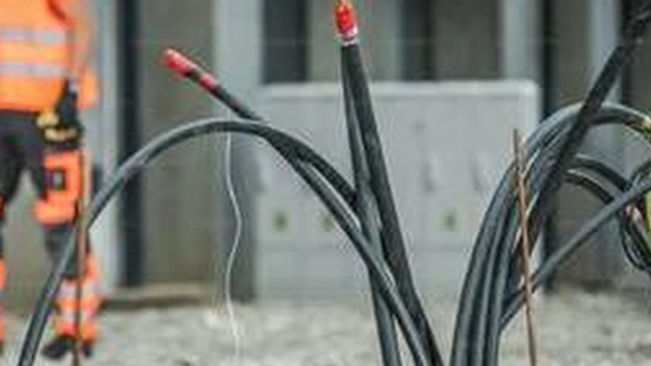 Elektroarbeiten auf Baustelle und bei Sanierungen – redaktionelles Symbolfoto