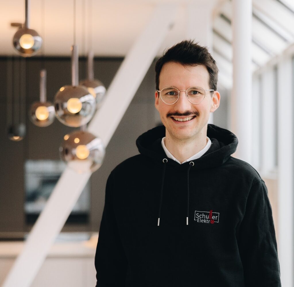 Schuller-Elektro - Elektriker, Smart Home, Photovoltaik München: Elektroarbeiten und Kontakt in München