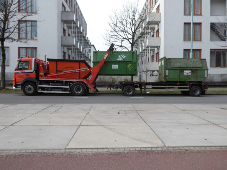 SEM Dienstleistungen GmbH Marl: Elektroarbeiten und Kontakt