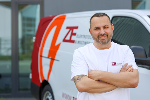 ze-elektrotechnik & multimedia Reutlingen: Elektroarbeiten und Kontakt